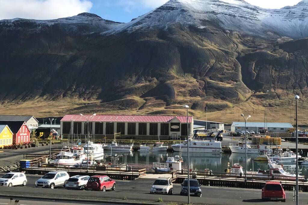 House With A Warm Soul In North Iceland Siglufjordur Exterior photo