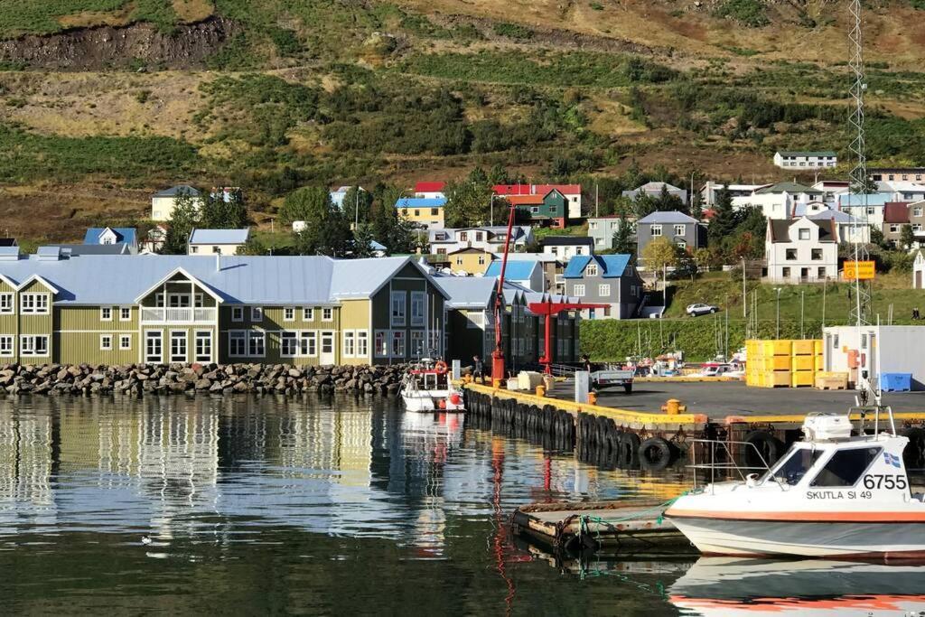 House With A Warm Soul In North Iceland Siglufjordur Exterior photo